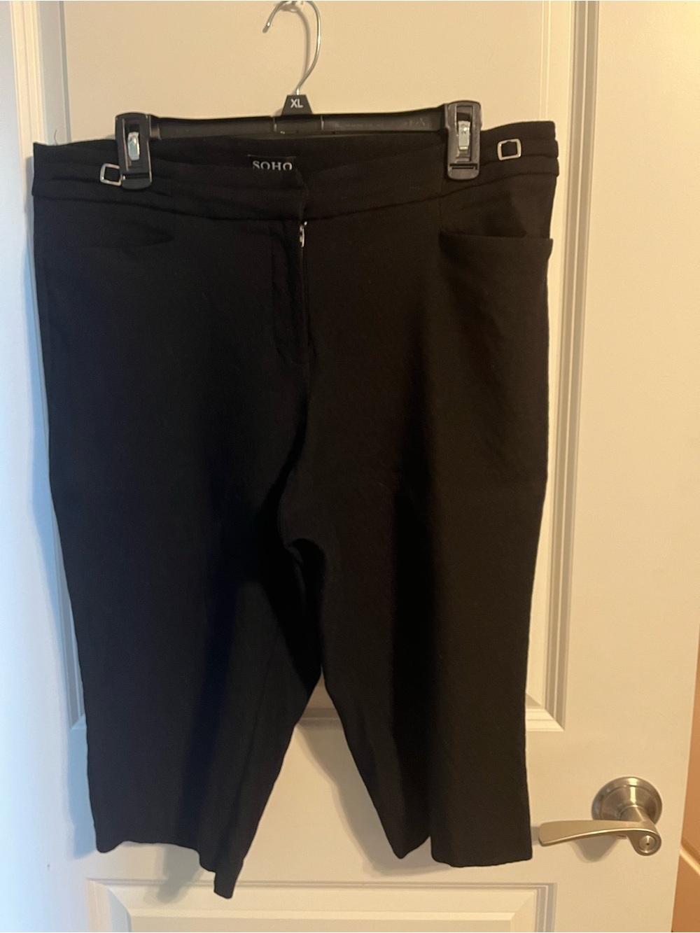 SOHO Black Dress Capri Pants
